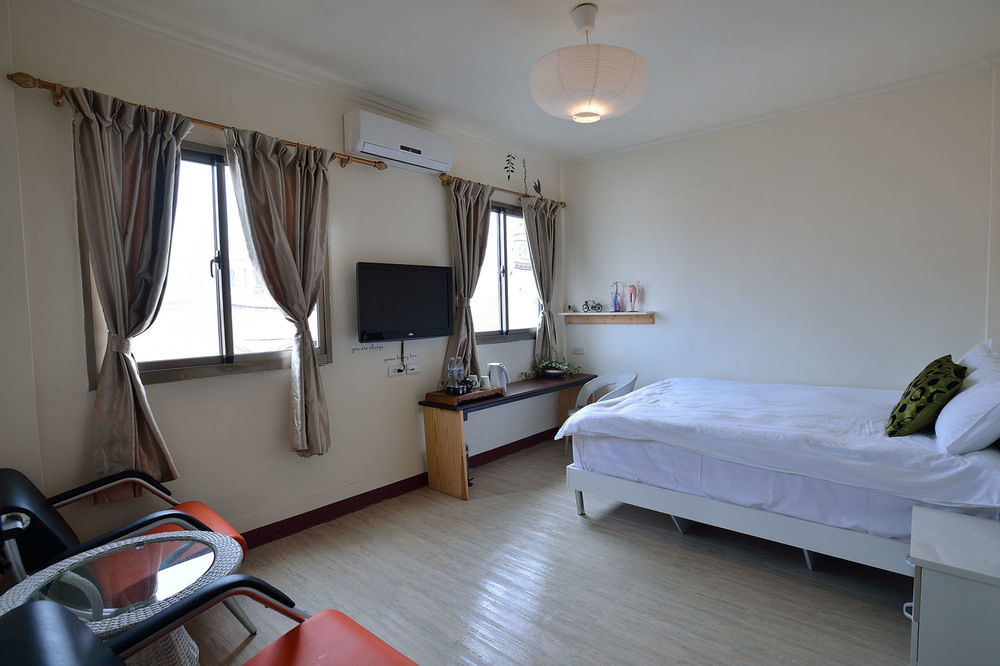 Ding Ding Homestay Цзиньху Экстерьер фото