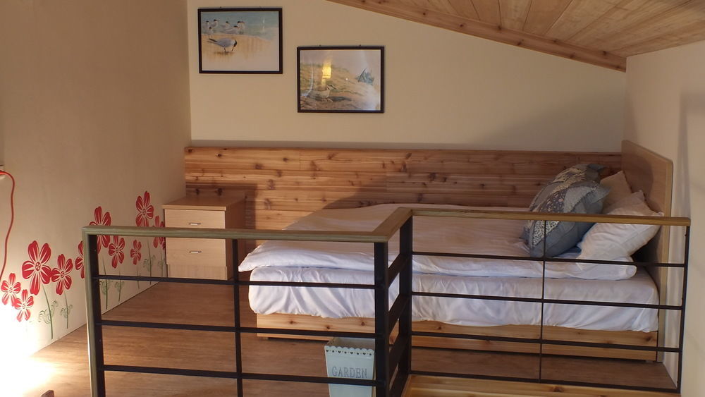 Ding Ding Homestay Цзиньху Экстерьер фото